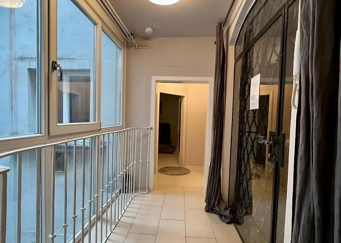 Stylish 4th-floor In